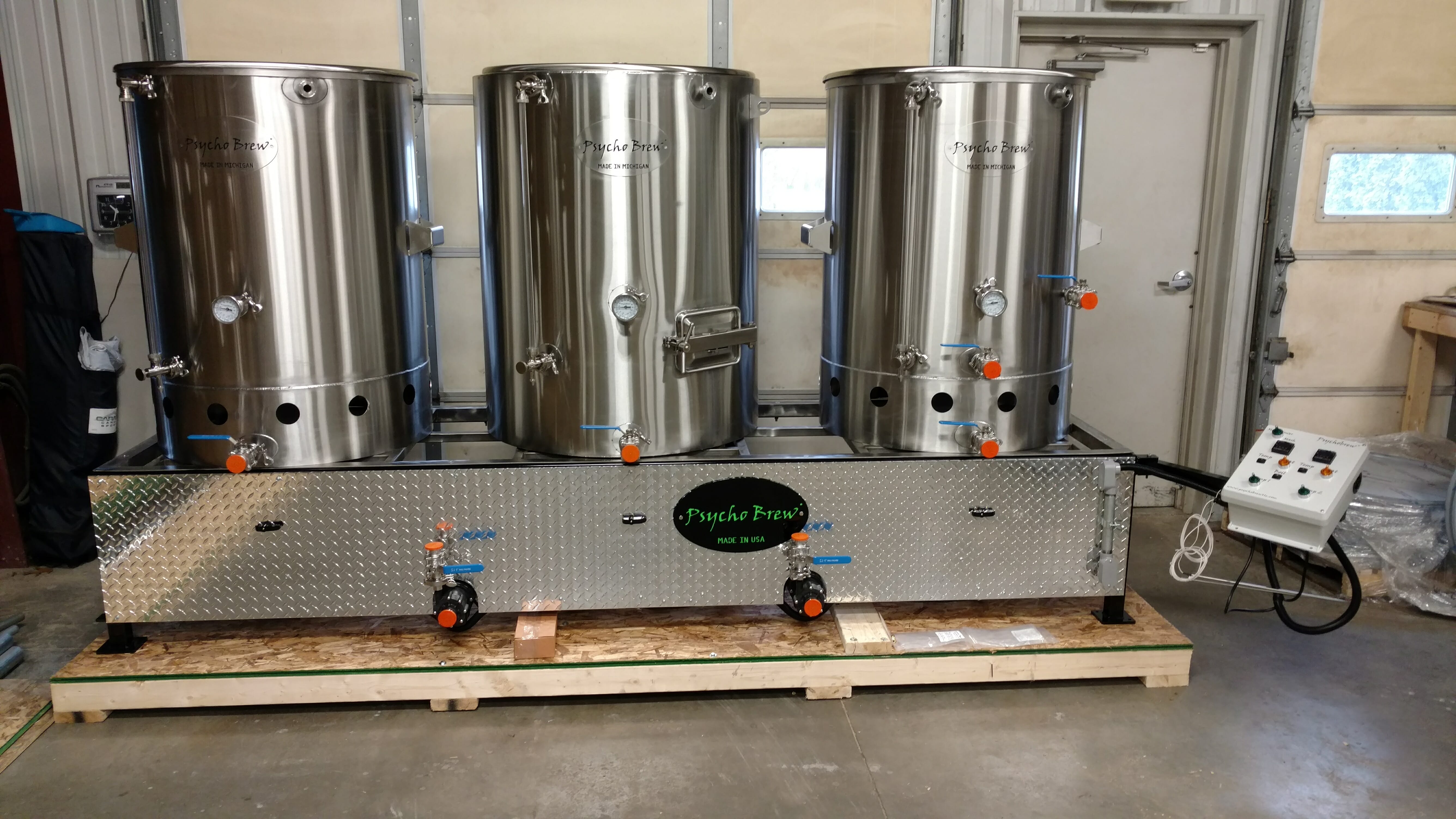 https://www.psychobrew.com/wp-content/uploads/2017/08/3.5-bbl-150-gallon-system-1.jpg